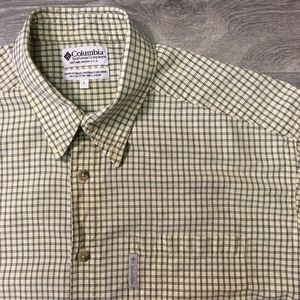 Columbia Mens Button Up Short Sleeve plaid Shirt